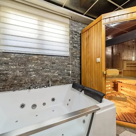 Aqualux With Garage Daire